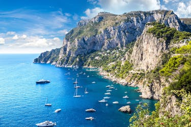 Paseo en barco con parada en Capri desde Sorrento